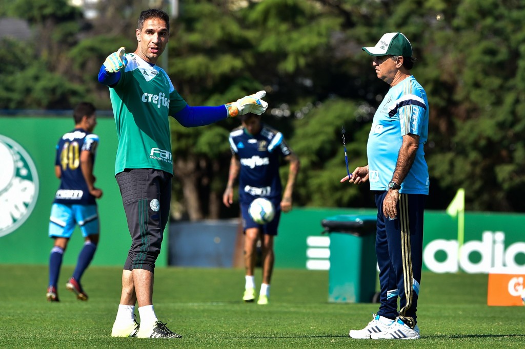 Prass e Marcelo Oliveira buscam soluções para evitar derrota nesta quarta (Foto: Fernando Dantas/Gazeta Press)