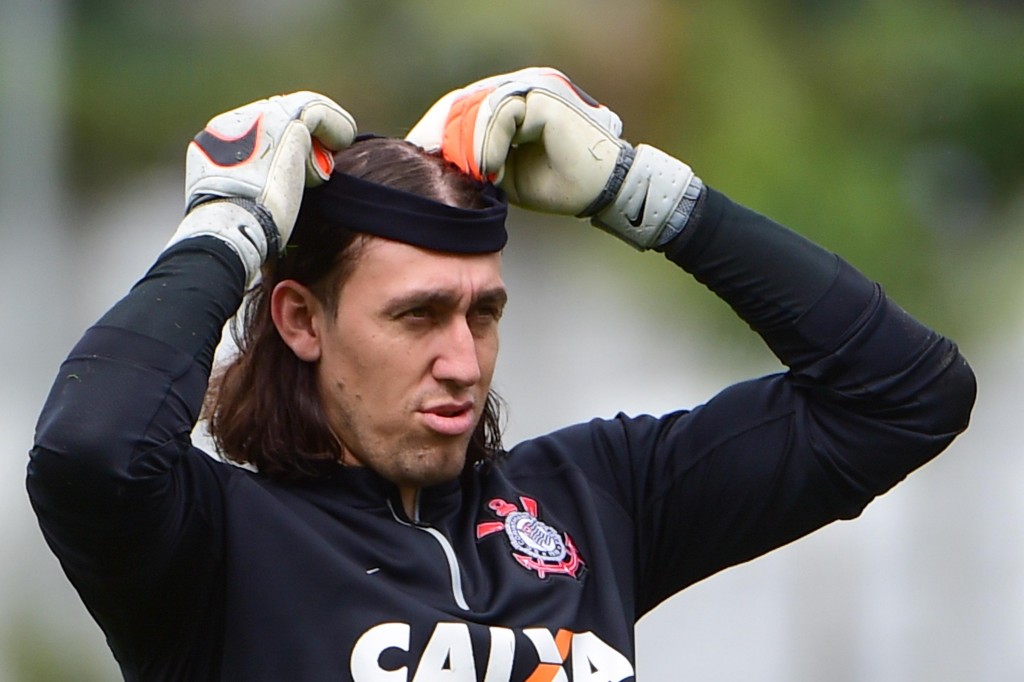 Goleiro acha que merecia estar na relação de Dunga, que conta com Gil, Elias e Renato Augusto (foto: Djalma Vassão/Gazeta Press)