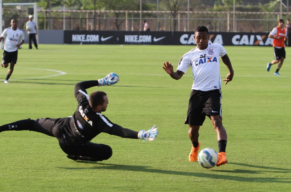 Malcom fez boas jogadas no treino, servindo Love na melhor delas (foto: Ricardo Taves/Ag. Corinthians)