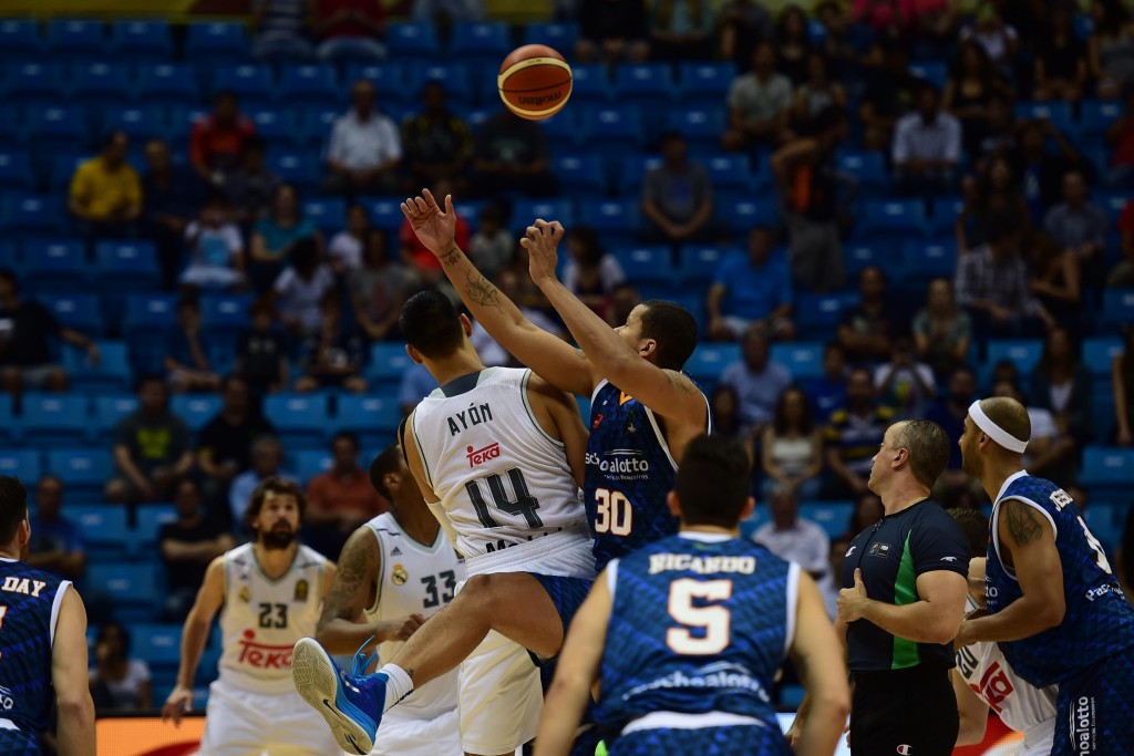 Real Madrid foi imbatível durante toda a partida e superou o Bauru na final da Copa Intercontinental de Clubes (Foto: Djalma Vassão/Gazeta Press)