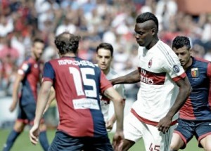 Balotelli procurou o jogo, mas não ajudou Milan a vencer fora (Foto: Divulgação/Milan)