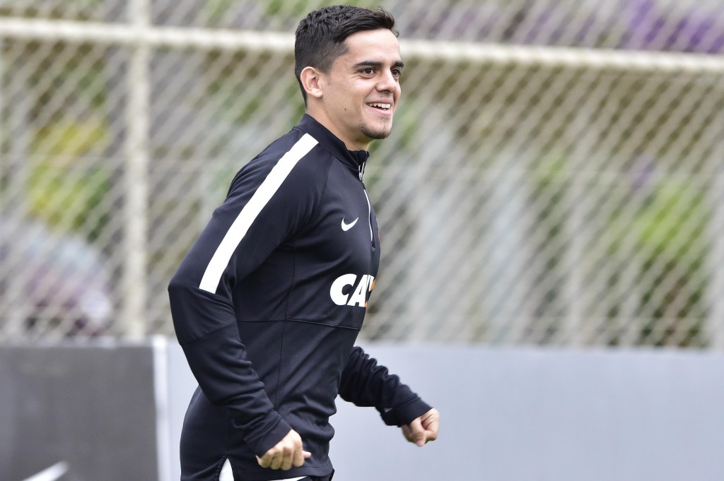 Lateral direito está otimista com o seu tratamento (foto: Fernando Dantas/Gazeta Press)