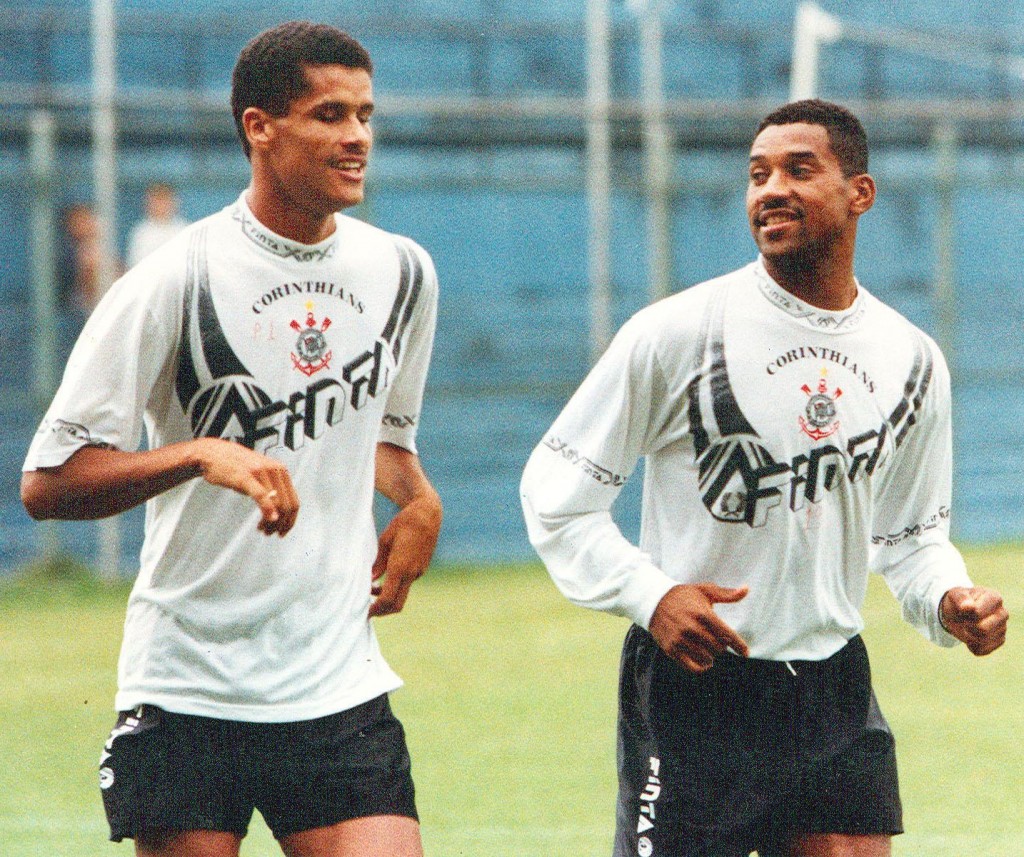 Rivaldo foi companheiro de Viola no Corinthians (foto: acervo/Gazeta Press)