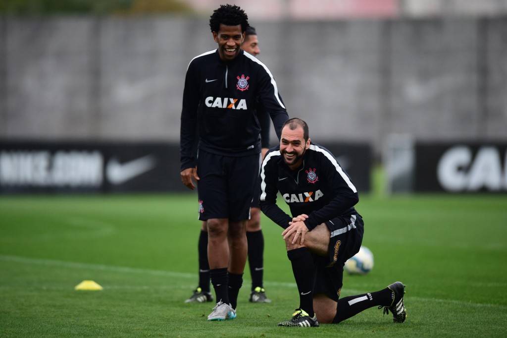 Antes quase descartado, Danilo continuará ao lado de Gil em 2016 (foto: Djalma Vassão/Gazeta Press)