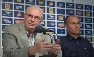 Gilvan espera que Thiago Scuro contribua na revelações de novos jogadores (Washington Alves/Light Press)