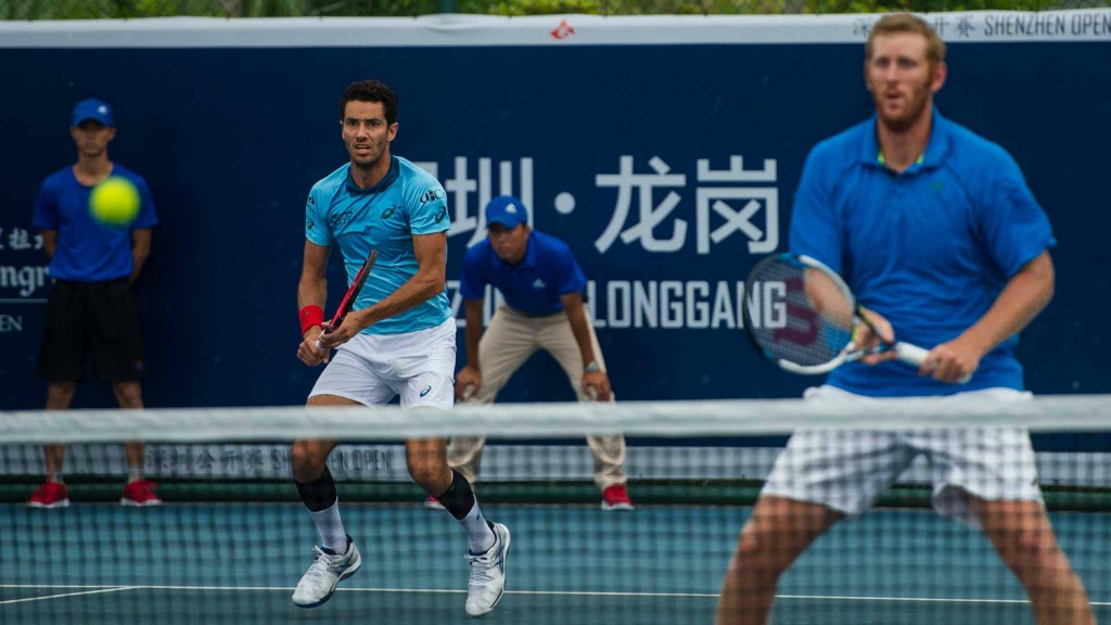 Juntos, o brasileiro André Sá (esq) e o australiano Chris Guccione já conquistaram o título do ATP 250 de Nottingham (Foto: ATP)