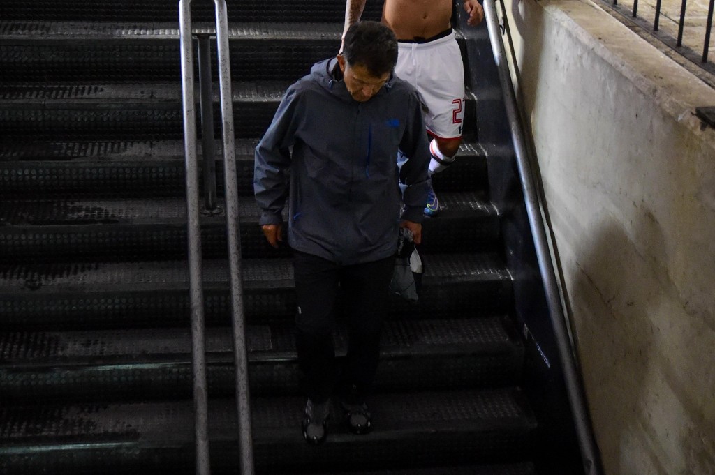 Osorio deixou o gramado sem dizer se voltaria para lá (foto: Djalma Vassão/Gazeta Press)