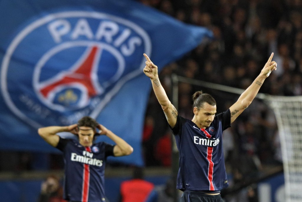 Com 110 gols, Ibrahimovic (d) é o maior artilheiro do PSG. (Foto: Kenzo Tribouillard/AFP)
