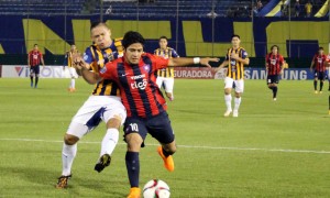 Apesar de ter apenas 17 anos, Sérgio Díaz já veste a camisa 10 do Cerro (Cerro Porteño/Site Oficial)