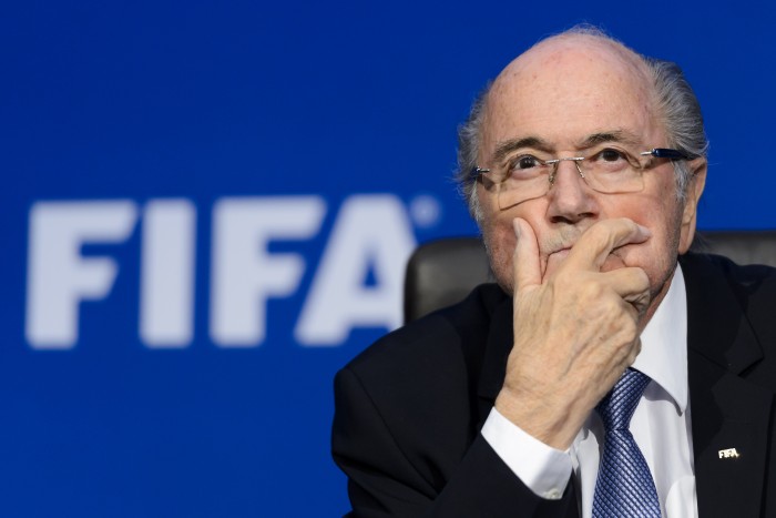 Joseph Blatter pode ser suspenso da Fifa por 90 dias (Foto: FABRICE COFFRINI/AFP)