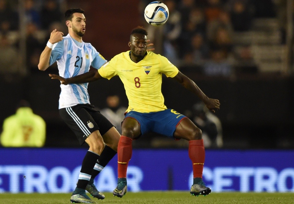 Ao vencer a Argentina com gols de Erazo e Caicedo (foto), o Equador ouviu "olé" de sua torcida no fim do jogo (Foto: Eitan Abramovich/AFP)