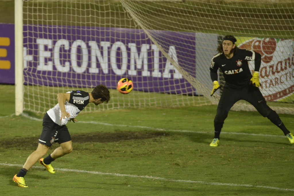 Cássio não vê Alexandre Pato retornando ao Corinthians após empréstimo ao rival São Paulo (Foto: Sergio Barzaghi/Gazeta Press)