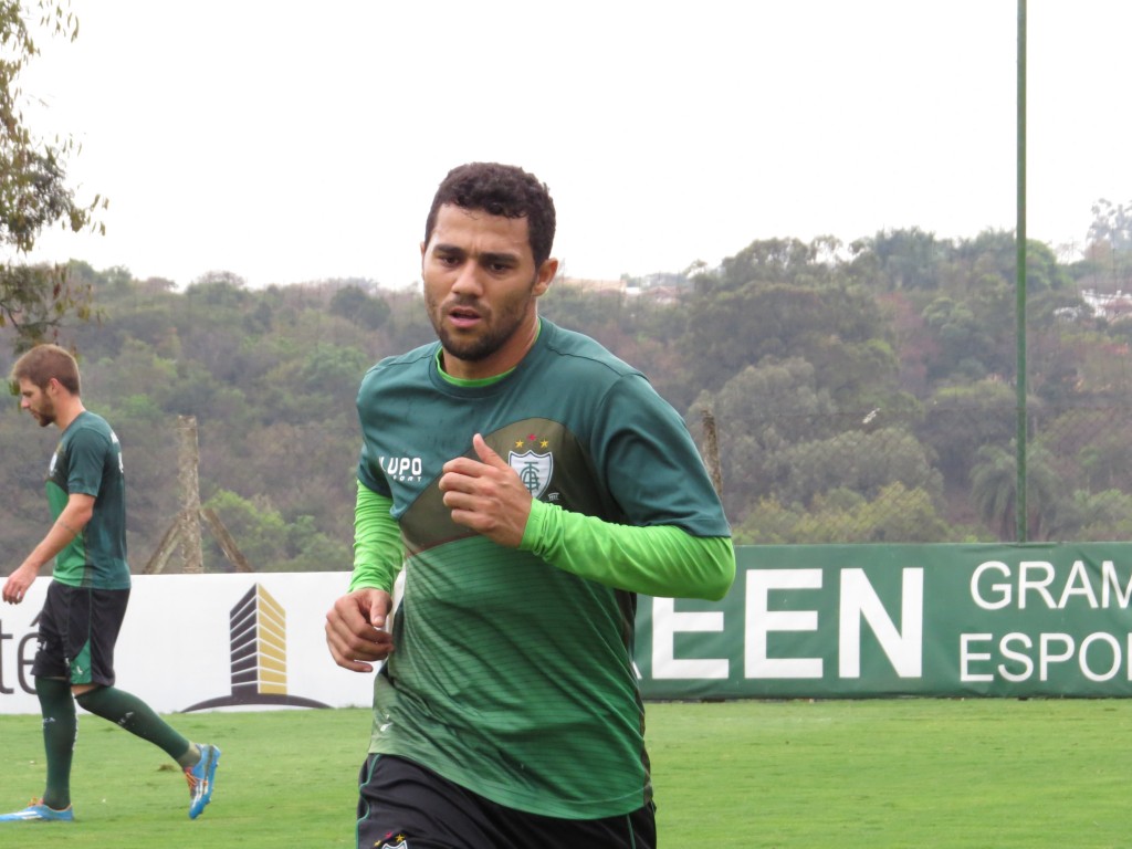 Walber admite que tem perdido o sono com possibilidade de retornar à equipe (Carlos Cruz/AFC)