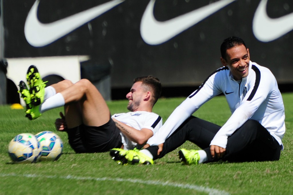 Dupla de convocados ainda não sabe se estará em campo pelo Santos nesta quinta-feira (Foto: Ivan Storti/Santos FC)