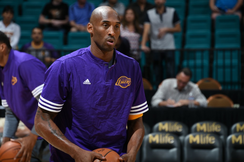 Kobe Bryant deixou a partida no meio para encontrar com Lamar Odom em um hospital de Las Vegas (Foto: Adam Pantozzi/AFP)