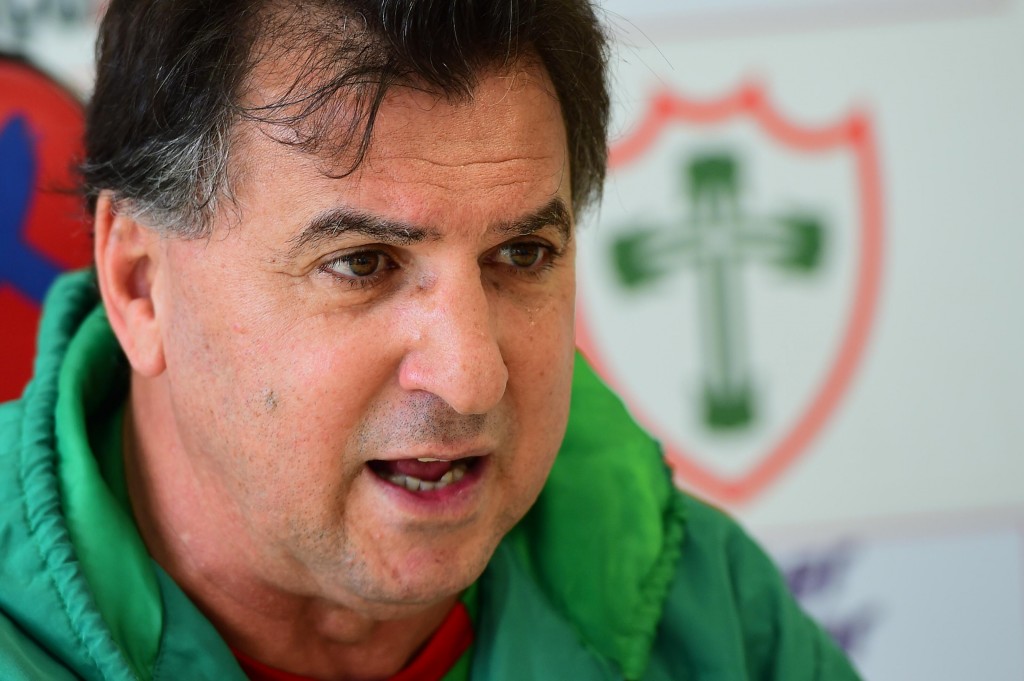 Estevam Soares, técnico da Portuguesa, em sua apresentação oficial no CT do Parque Ecológico do Tietê, em São Paulo. O treinador, de 59 anos, estava sem clube desde sua saída do Rio Claro no final do Paulistão 2015. Ele assinou com a Lusa até dezembro de 2015.