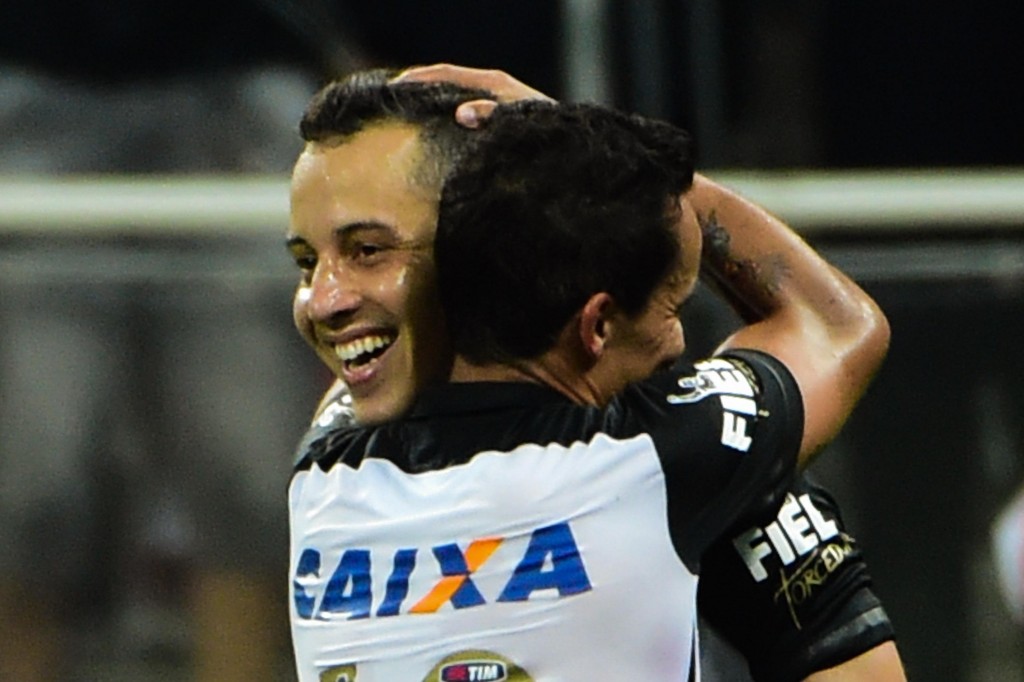 Rodriguinho fechou o placar com um chute no ângulo (foto: Djalma Vassão/Gazeta Press)