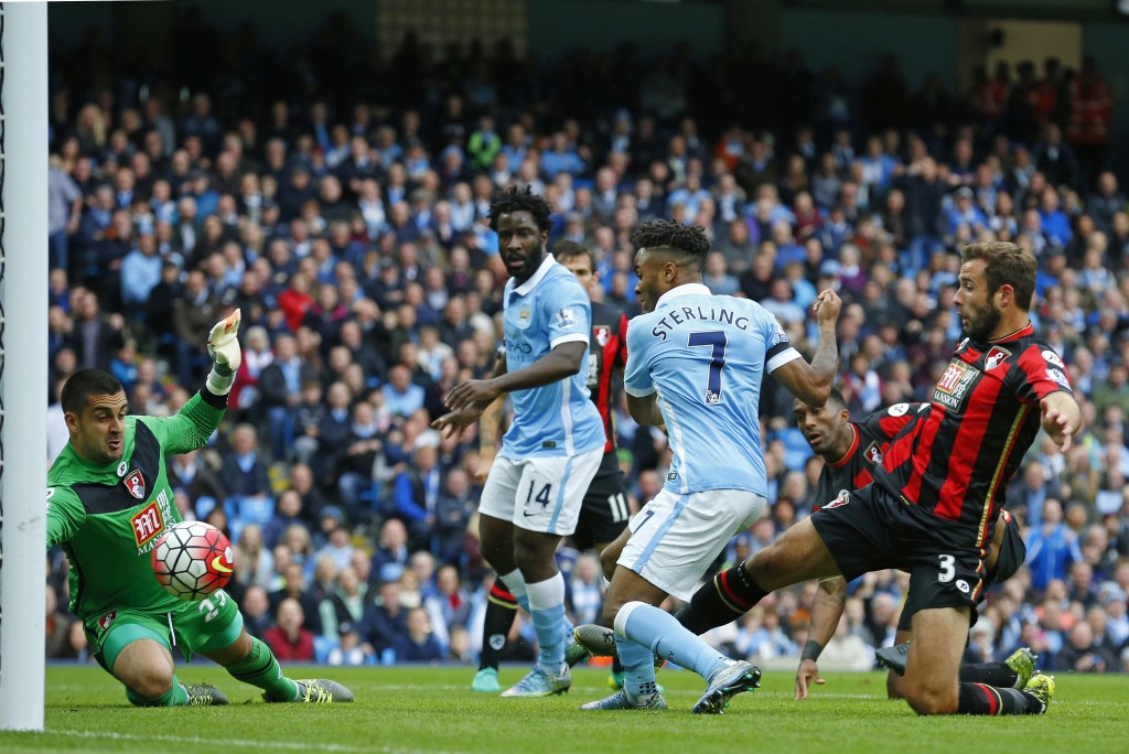Sterling marcou três dos cinco gols na vitória do Manchester City sobre o Bournemouth (Foto: Lindsey Parnaby/AFP)