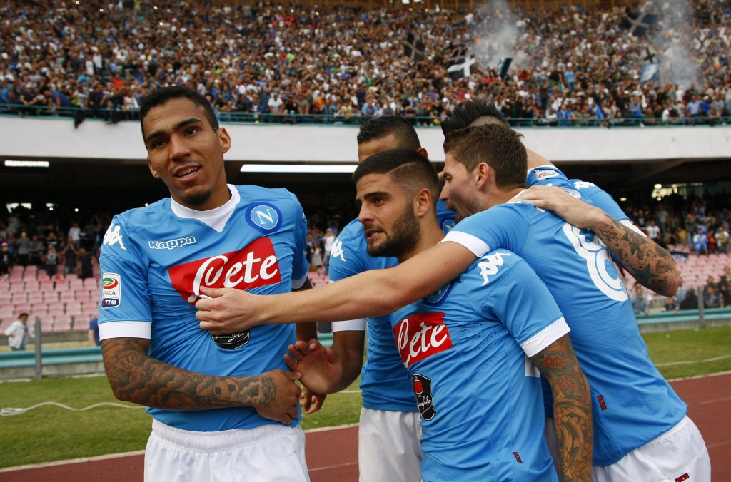 Em casa, o Napoli venceu a Fiorentina por 2 a 1 neste domingo (Foto: Carlo Hermann/AFP)