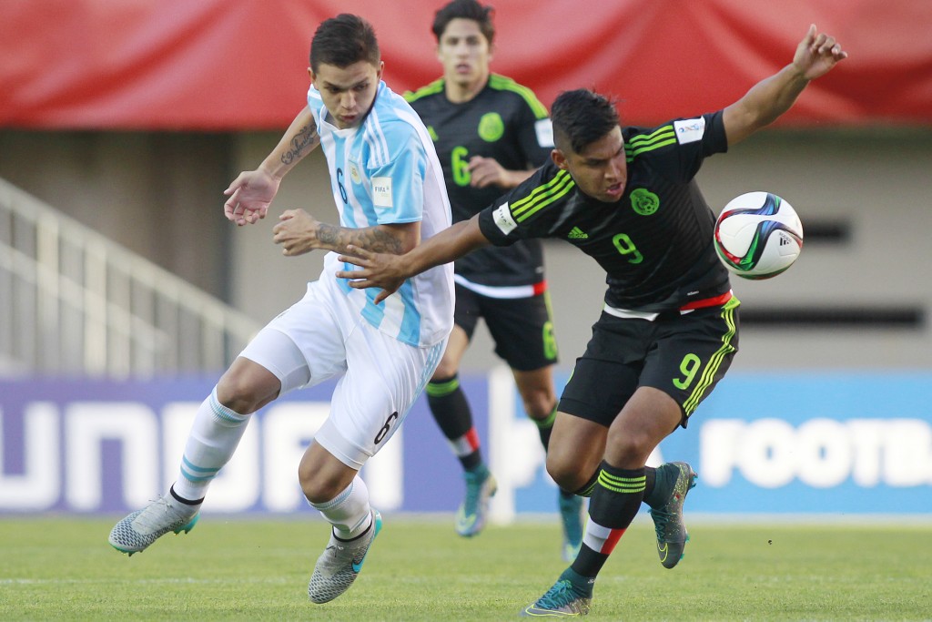 México venceu, mas não assumiu a liderança da chave devido à goleada da Alemanha sobre a Austrália (foto: Marcelo Hernandez/AFP)
