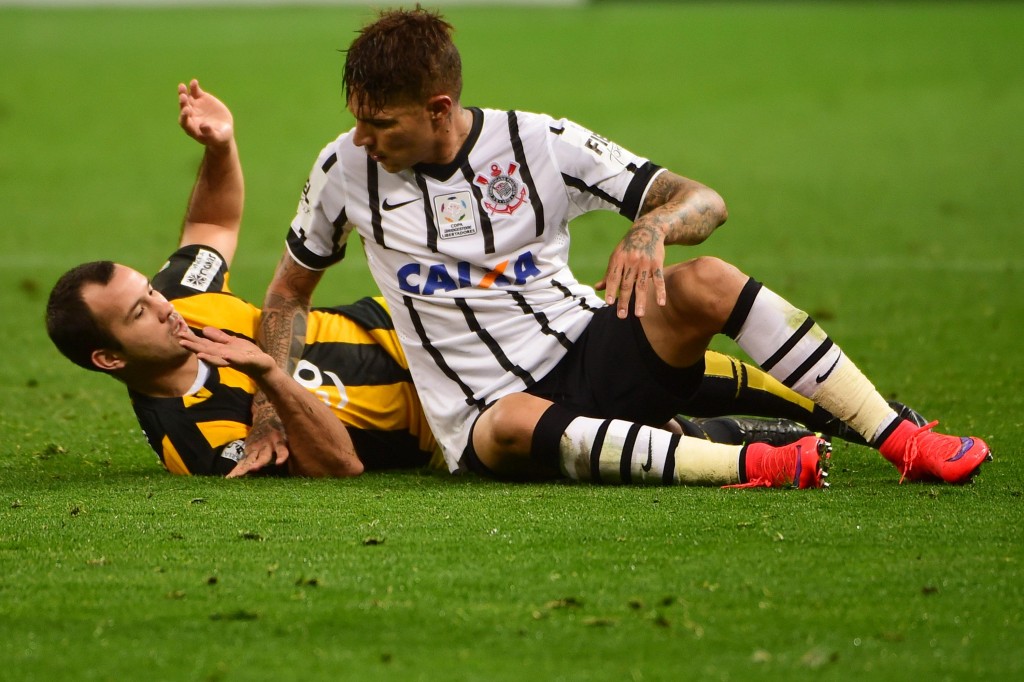 Guerrero não ajudou, e o Corinthians caiu diante do frágil Guaraní (foto: Djalma Vassão/Gazeta Press)