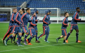 Lyon's players take part in a training session at the Petrovsky stadium in St. Petersburg on October 19, 2015 on the eve of the UEFA Champions League group H football match between FC Zenit and Olympique Lyonnais. AFP PHOTO / OLGA MALTSEVA