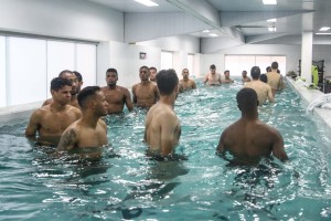 Jogadores que viajaram para Recife realizaram um treino regenerativo nesta segunda (Bruno Cantini/CAM)