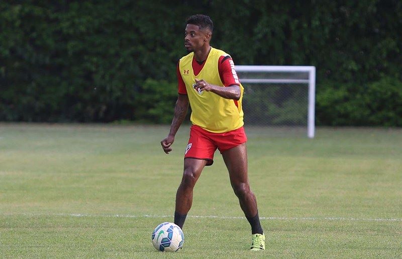 Recuperado, Michel Bastos volta à equipe na vaga de Rogério (Foto: Divulgação/SPFC)