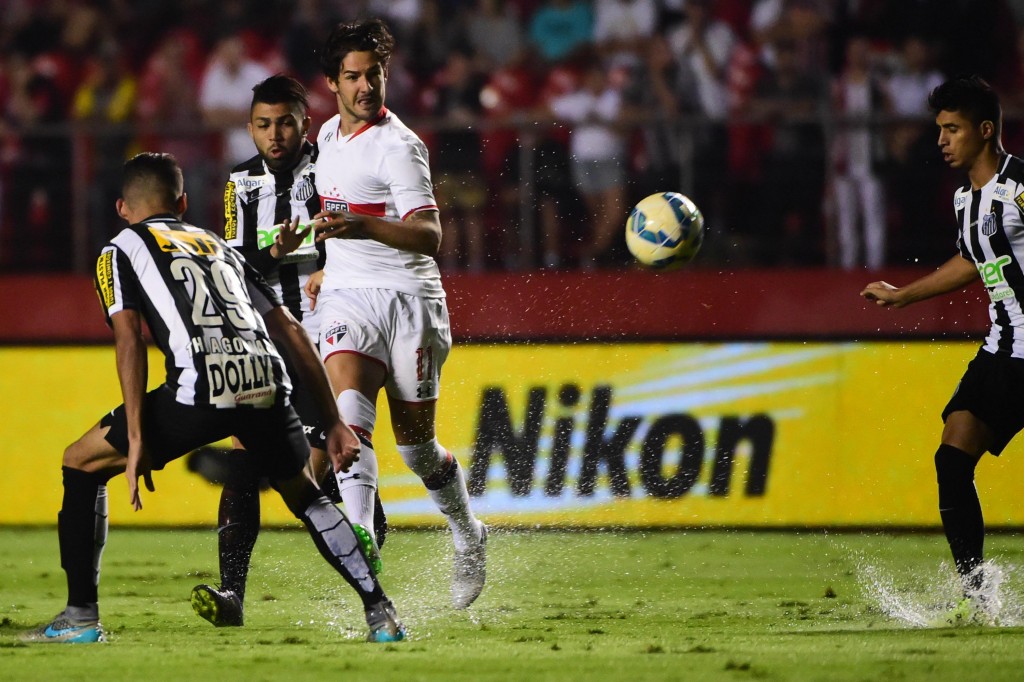 Alexandre Pato admitiu que está aberto a ouvir propostas para deixar o São Paulo (Foto: Djalma Vassão/Gazeta Press)