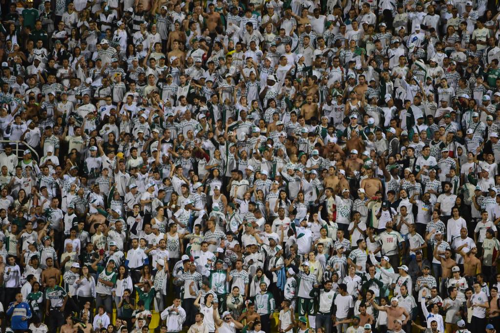 Torcida gritou "time vagabundo" e disse que ir à final da Copa do Brasil é "obrigação" (Foto: Sergio Barzaghi/Gazeta Press)