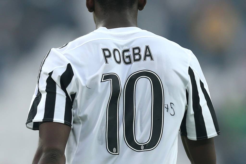 Esperança da seleção francesa, Pogba lembrou de homenagear Pelé pelos 75 anos (Foto:Marco Bertorello/AFP)