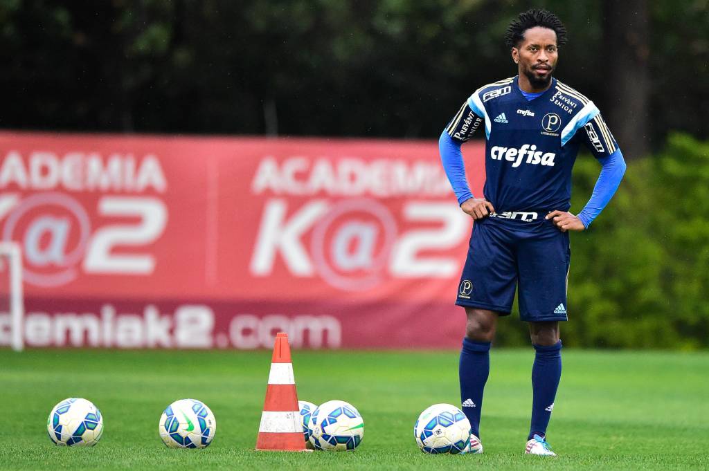 Zé Roberto faz discurso de união para vencer nesta quarta (Foto: Fernando Dantas/Gazeta Press)