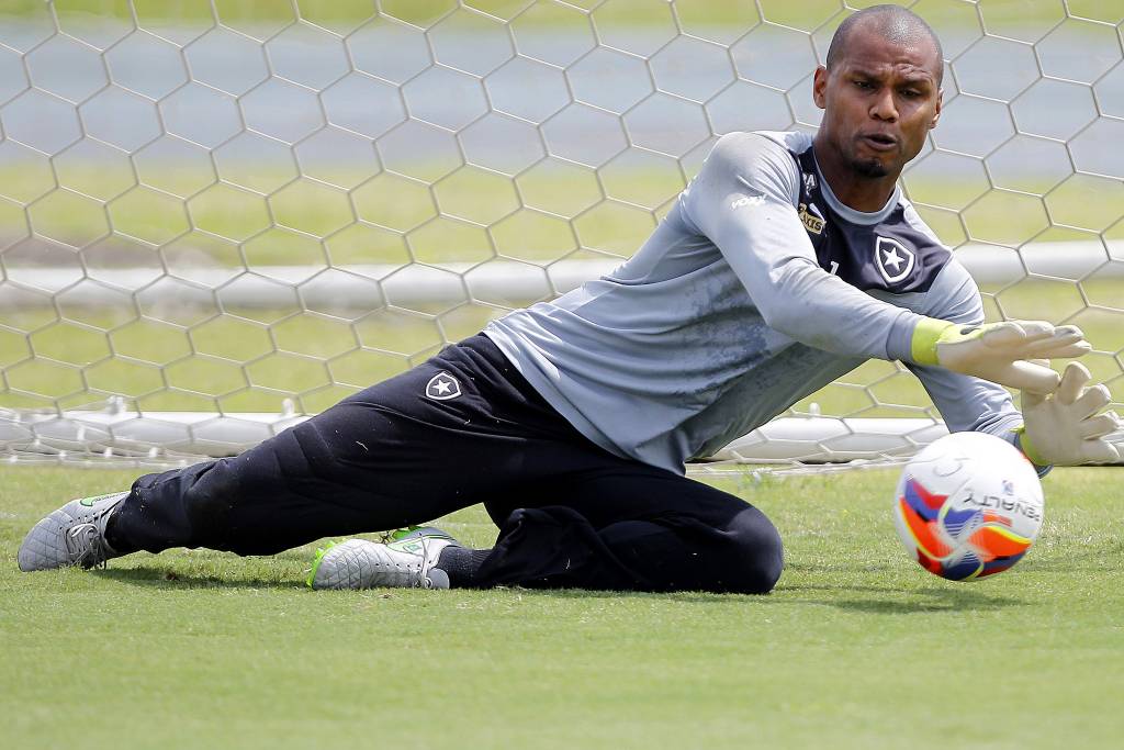 O goleiro Jefferson acredita que o Botafogo jogará melhor do que na partida anterior, contra o Resende (Foto: Vitor Silva/SSPress)