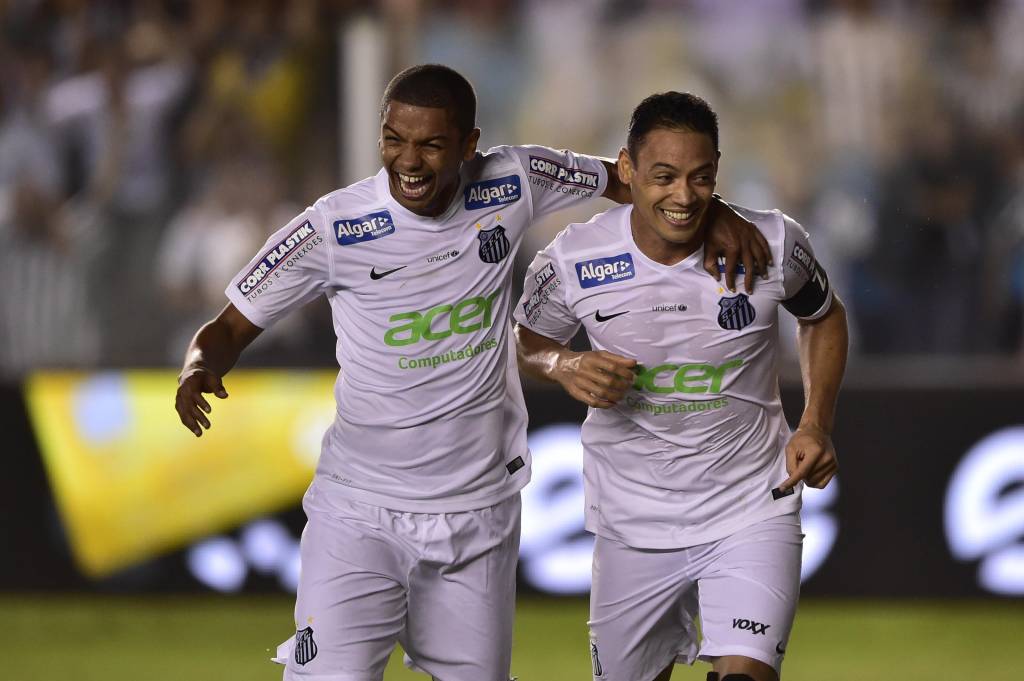 Ricardo Oliveira marcou dois gols no clássico desta quarta, na Vila (Foto: Fernando Dantas/Gazeta Press)