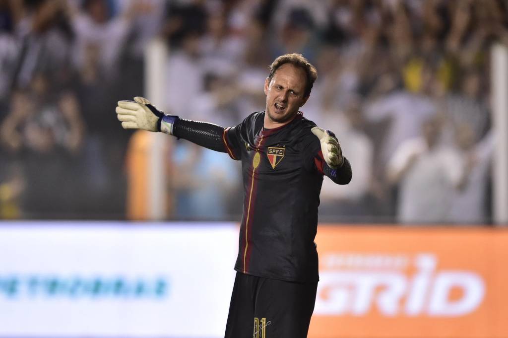 Rogério Ceni teve uma noite para esquecer na derrota por 3 a 1 para o Santos (Foto: Fernando Dantas/Gazeta Press)