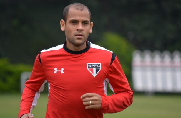 Carlinhos está de volta após ficar mais de um mês afastado do São Paulo (Foto: Érico Leonan/SPFC)