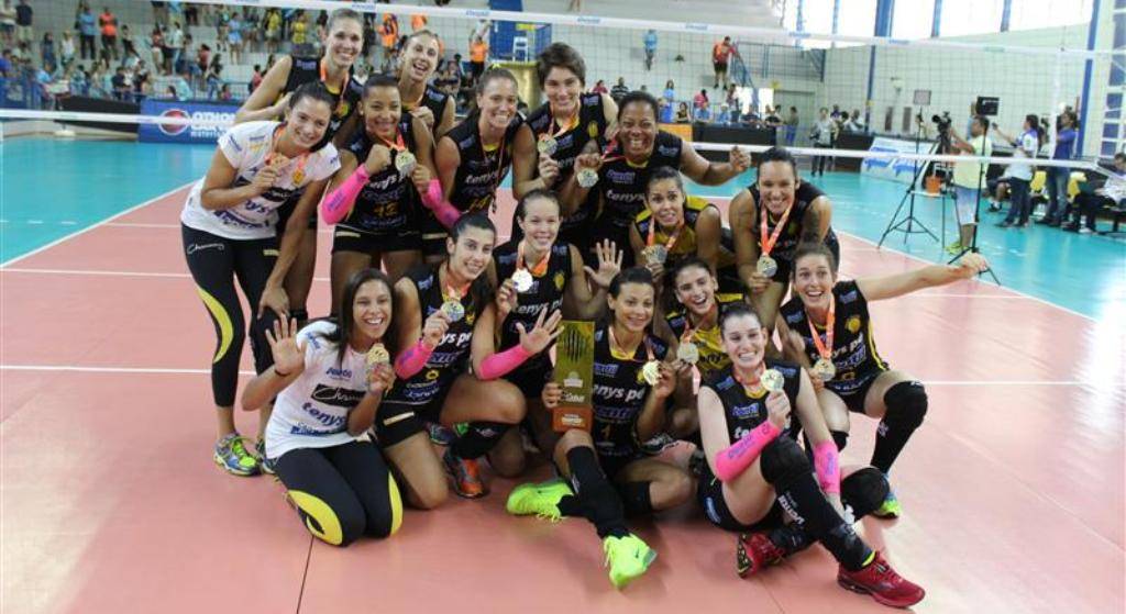 Ao superar o Minas em Uberlândia, o Praia Clube sagrou-se campeão mineiro e começou bem a temporada (Foto: divulgação)