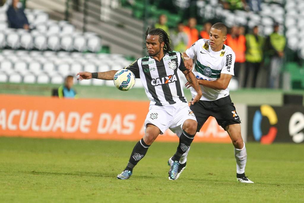 Coritiba e Figueirense ficaram no empate neste sábado (Foto: Geraldo Bubniak/Gazeta Press)