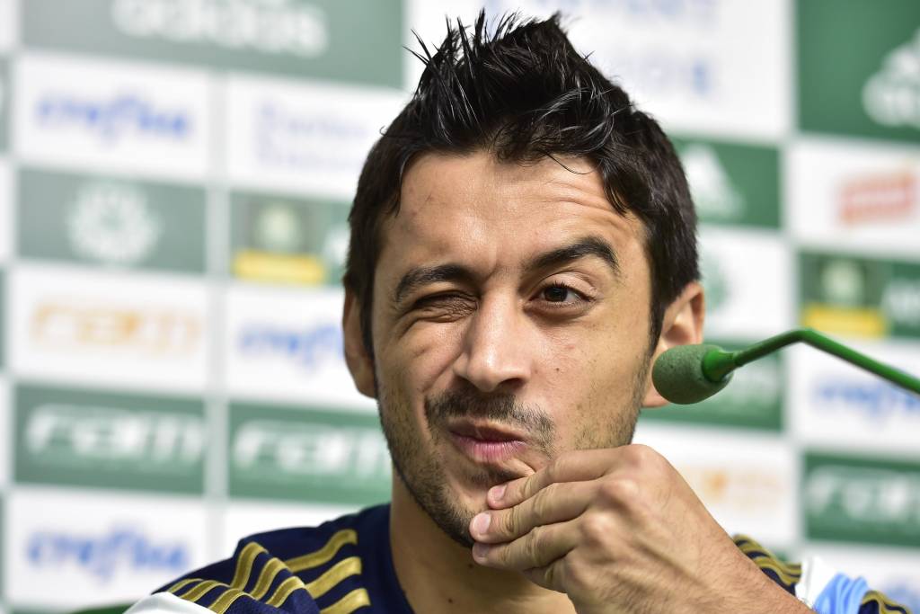 Robinho acredita na força do elenco do Palmeiras, mas diz que fase santista é melhor (Foto: Fernando Dantas/Gazeta Press)
