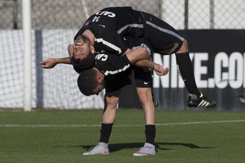 O acrobata Felipe deu uma cambalhota nas críticas nesta temporada (foto: Daniel Augusto Jr./Ag. Corinthians)