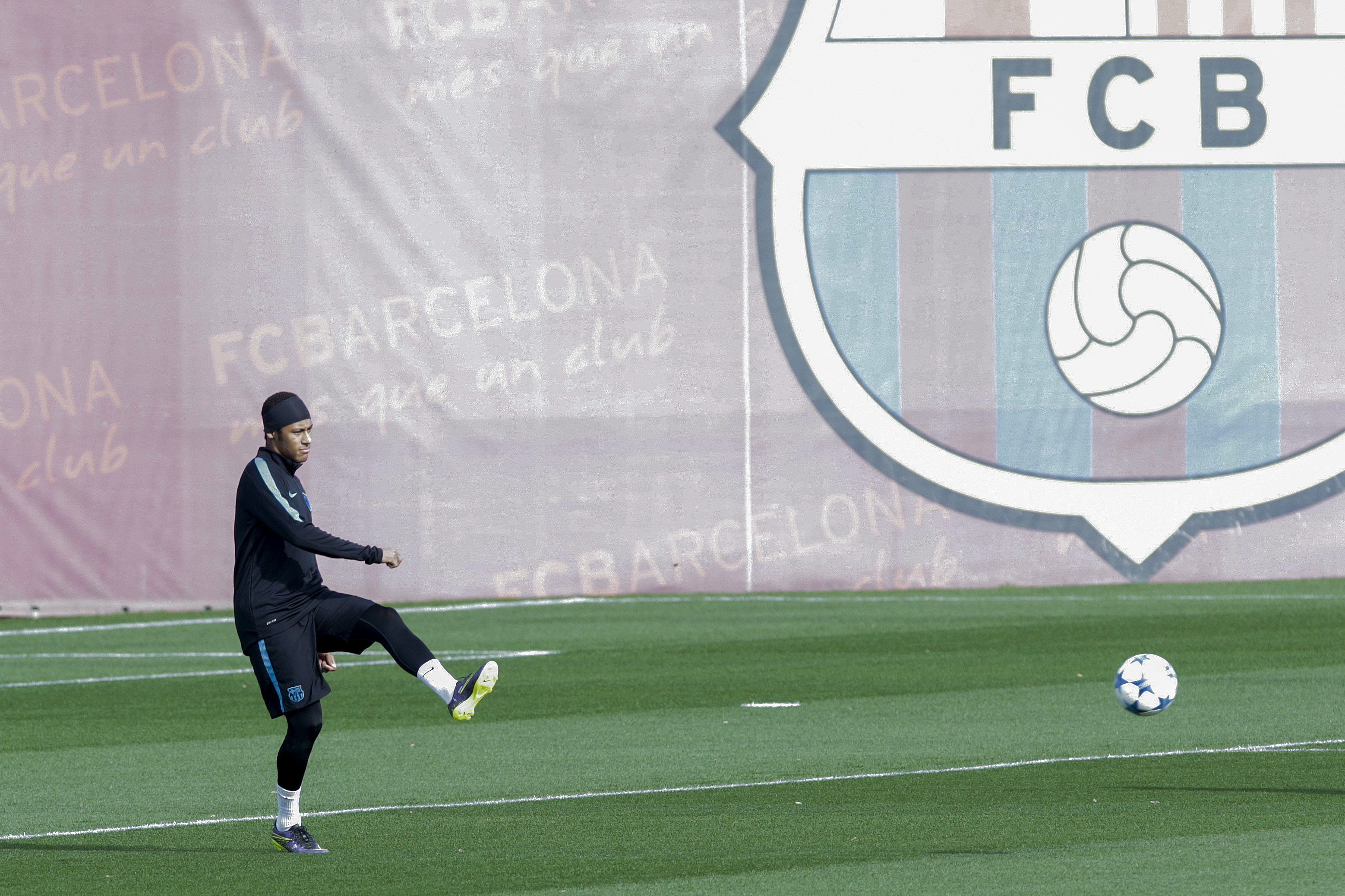 Ainda sem Messi, o Barcelona volta a colocar suas esperanças em Neymar (foto: PAU BARRENA / AFP)
