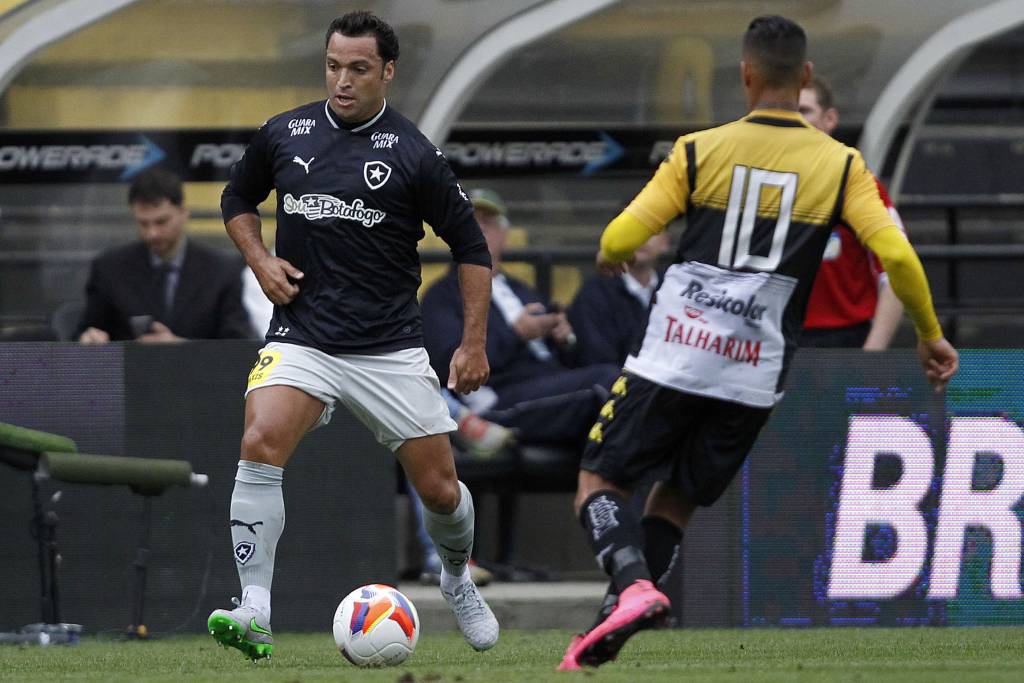Daniel Carvalho. Criciuma x Botafogo, pelo Campeonato Brasileiro 2015 no estadio Heriberto Hulse . 07 de Novembro de 2015, Criciuma, SC, Brasil. Foto: Vitor Silva / SSPress.