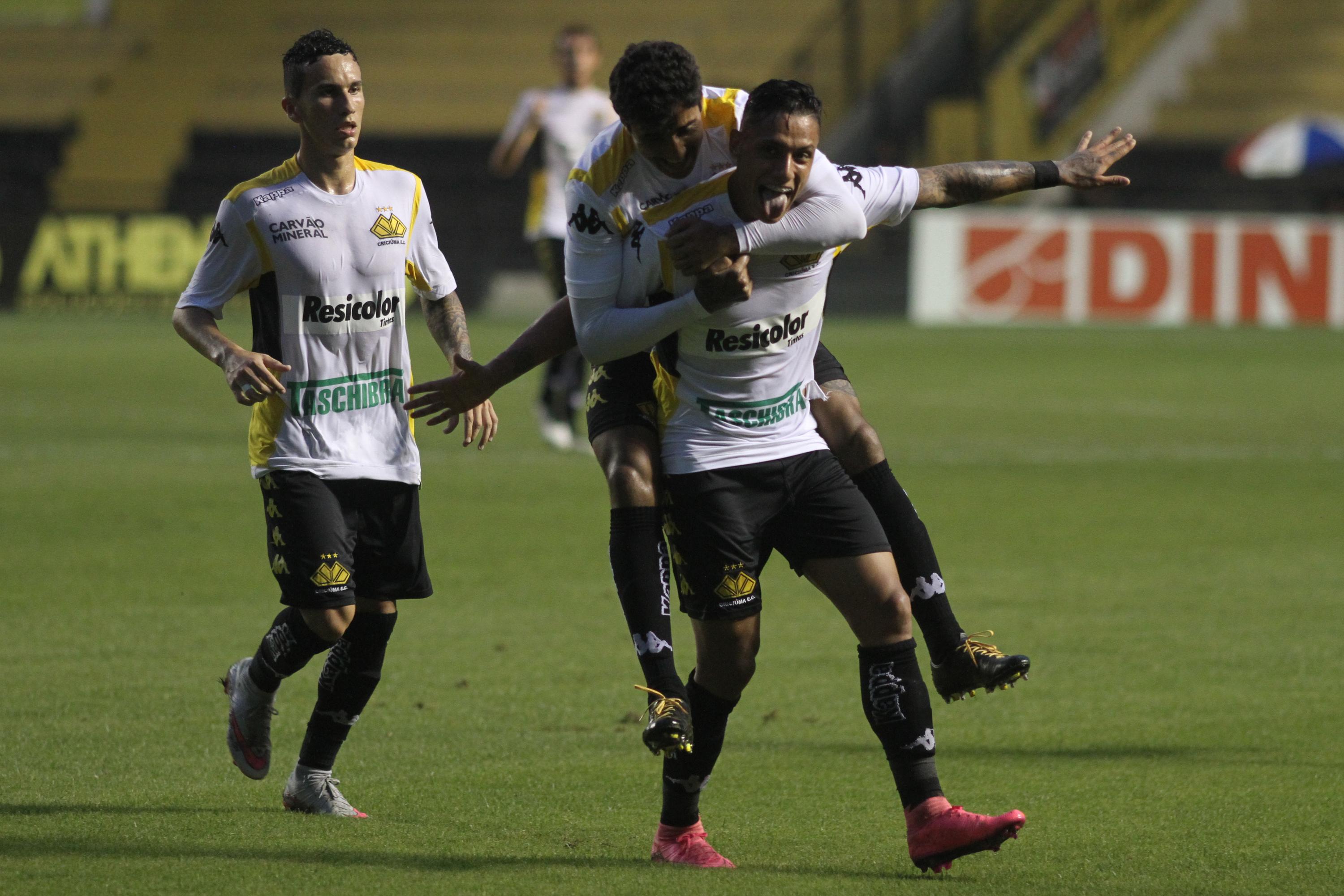 Criciúma bate o rebaixado Boa Esporte e aumenta distância para a degola 