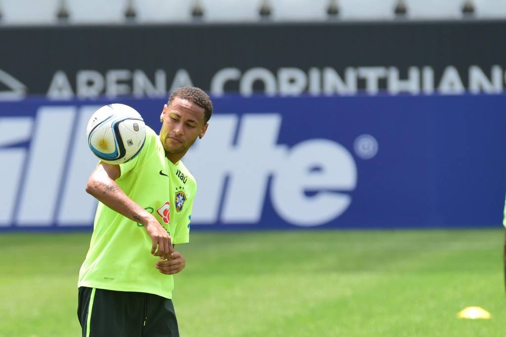 Neymar está de volta à Seleção após cumprir dois jogos de suspensão nas Eliminatórias (Foto: Sergio Barzaghi/Gazeta Press)
