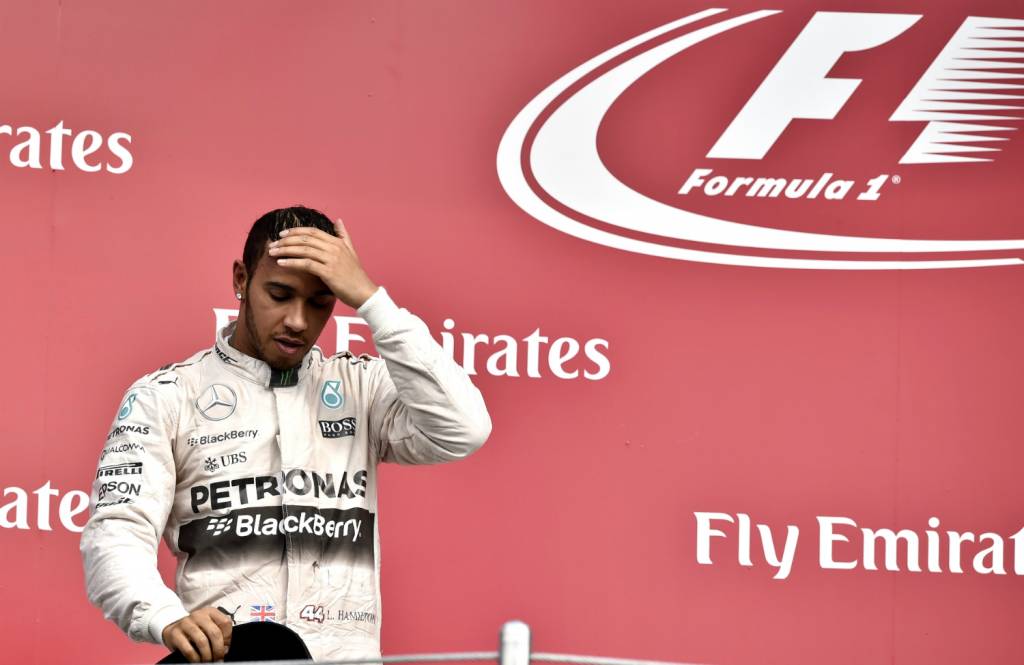 Após ter mal-estar no México, o britânico Lewis Hamilton teve de adiar voo ao Brasil (Foto: Yuri Cortez/AFP)