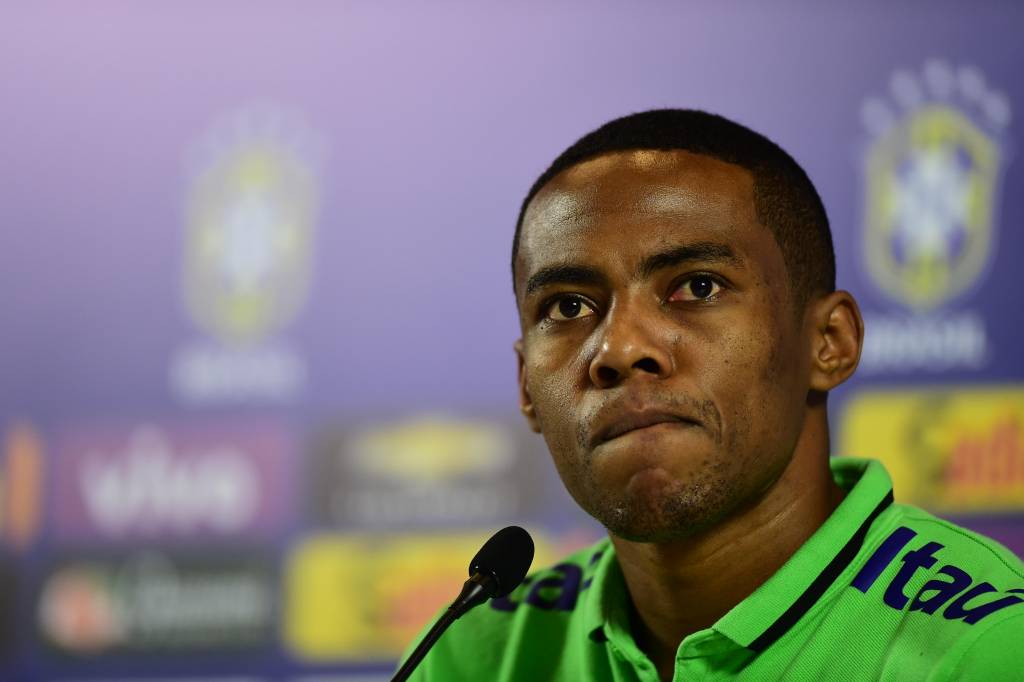 Elias não possui na Seleção a mesma liberdade vista no Corinthians (Foto: Sergio Barzaghi/Gazeta Press)
