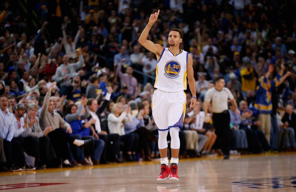 Stephen Curry foi muito elogiado por Steve Nash, um dos maiores armadores de todos os tempos (foto: Ezra Shaw/AFP)