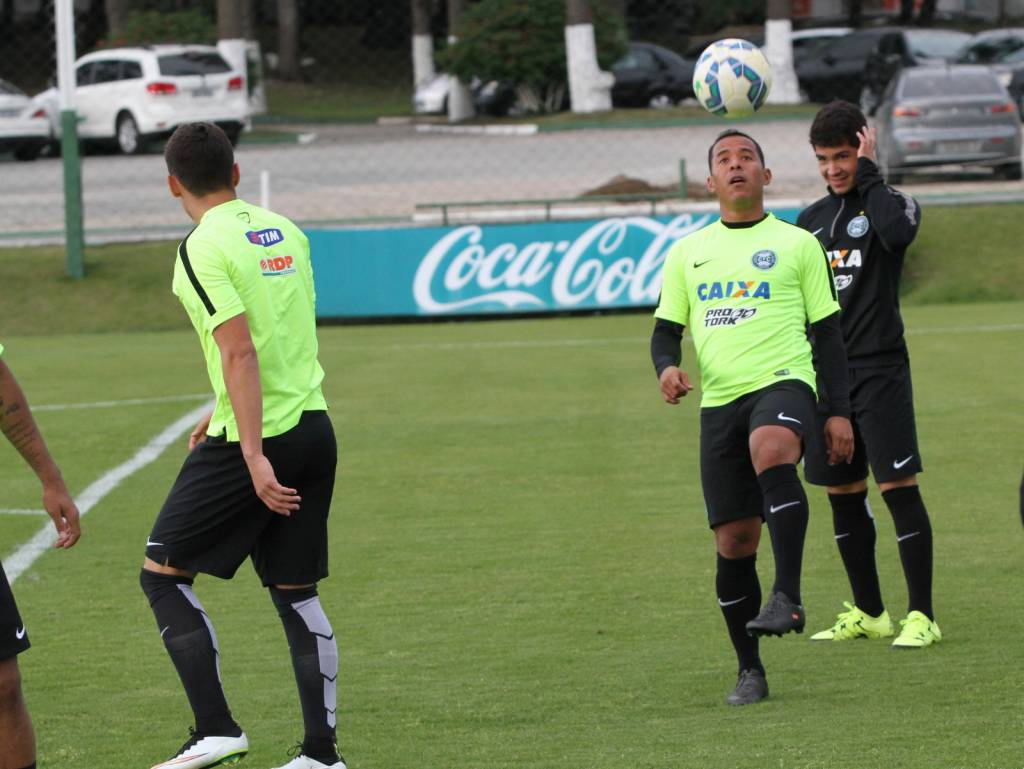 Experiente, Marcos Aurélio pode ser a novidade do ataque coxa-branca (Divulgação/CFC)