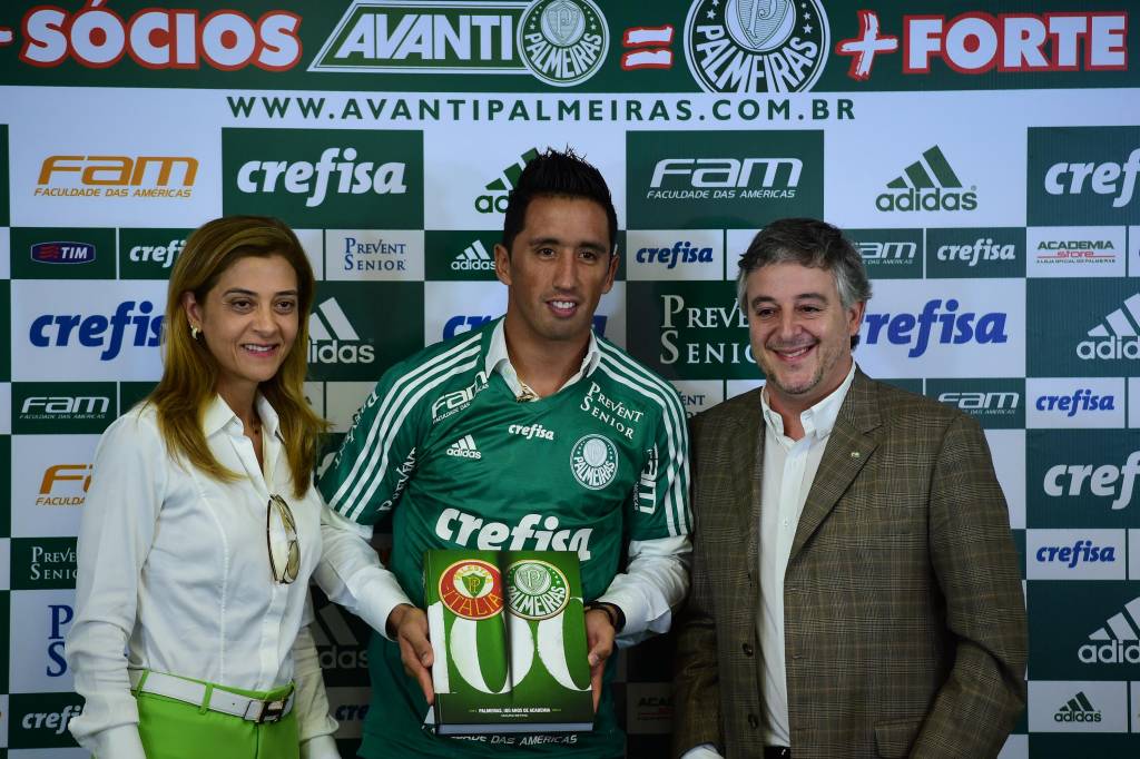 Dona da Crefisa e da FAM, Leila Pereira teve desavenças com Paulo Nobre devido ao projeto de camisa retrô (Foto: Djalma Vassão/Gazeta Press)