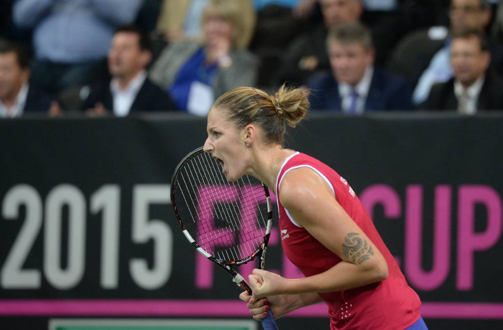Karolina Pliskova  saiu vitoriosa em Praga e levou decisão para o confronto entre as duplas (Foto: Michal Cizek/AFP)